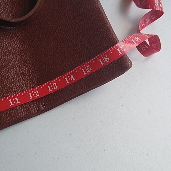 NWOT Vince Camuto Flat Tote - Picture 6 of 8